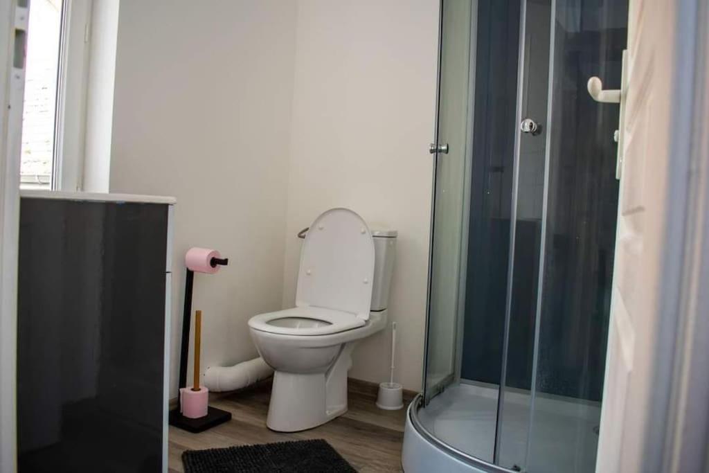 Studio Charmant Confortable Tv Centre Ville Louviers Exterior foto
